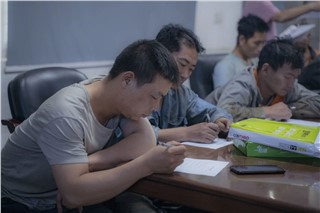 朝陽集團開展行車和有限作業(yè)空間安全操作培訓、道路交通安全培訓